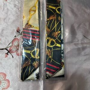 Stylish Gold and Black Twilly Set